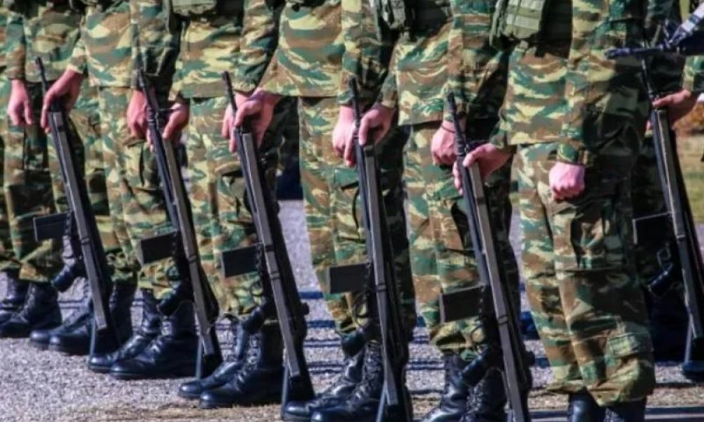 Δεν έχουν τέλος οι επεμβάσεις της ΝΔ για αυξήσεις σε όλους τους ενστόλους - Η κυβέρνηση παραπέμπει στις εξαγγελίες της ΔΕΘ (βίντεο)